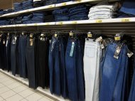 Jeansy męskie w kolorze niebieskim, z dużymi kieszeniami od ...