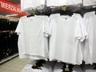 Biała koszulka męska basic za 9,99 zł.