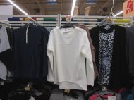 W sklepach Auchan znajdziesz modne w tym sezonie sweterki z ...