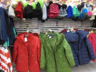 W Auchan kupisz dla swojego dziecka ciepłą, dłuższą kurtkę ...