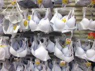 Duży wybór biustonoszy w kolorze białym w Auchan od 14 zł.